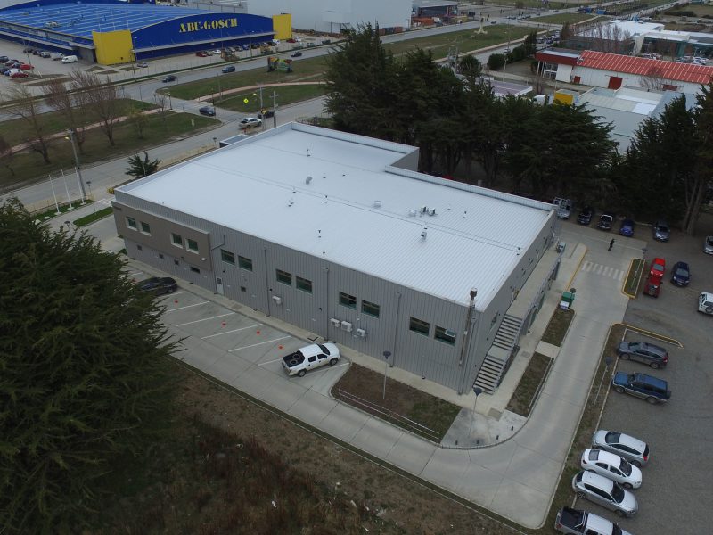 The two-storey metal building IMET Medical Center is located in Punta Arenas, Chile